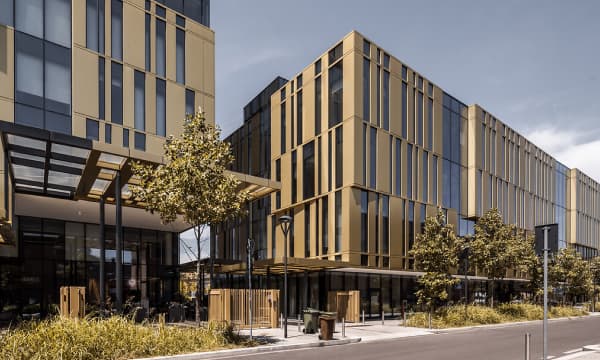 modere Bürogebäude Außenansicht