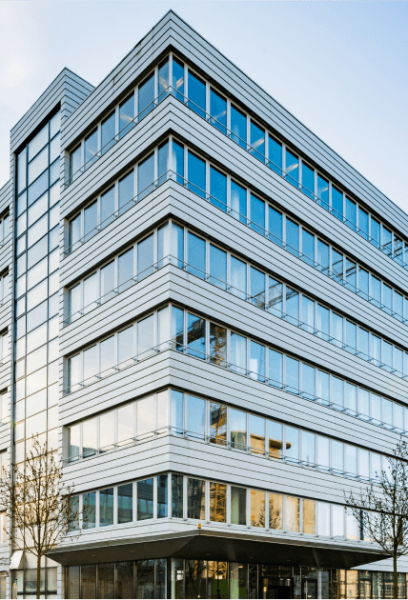 Fassade modernes Bürohochhaus