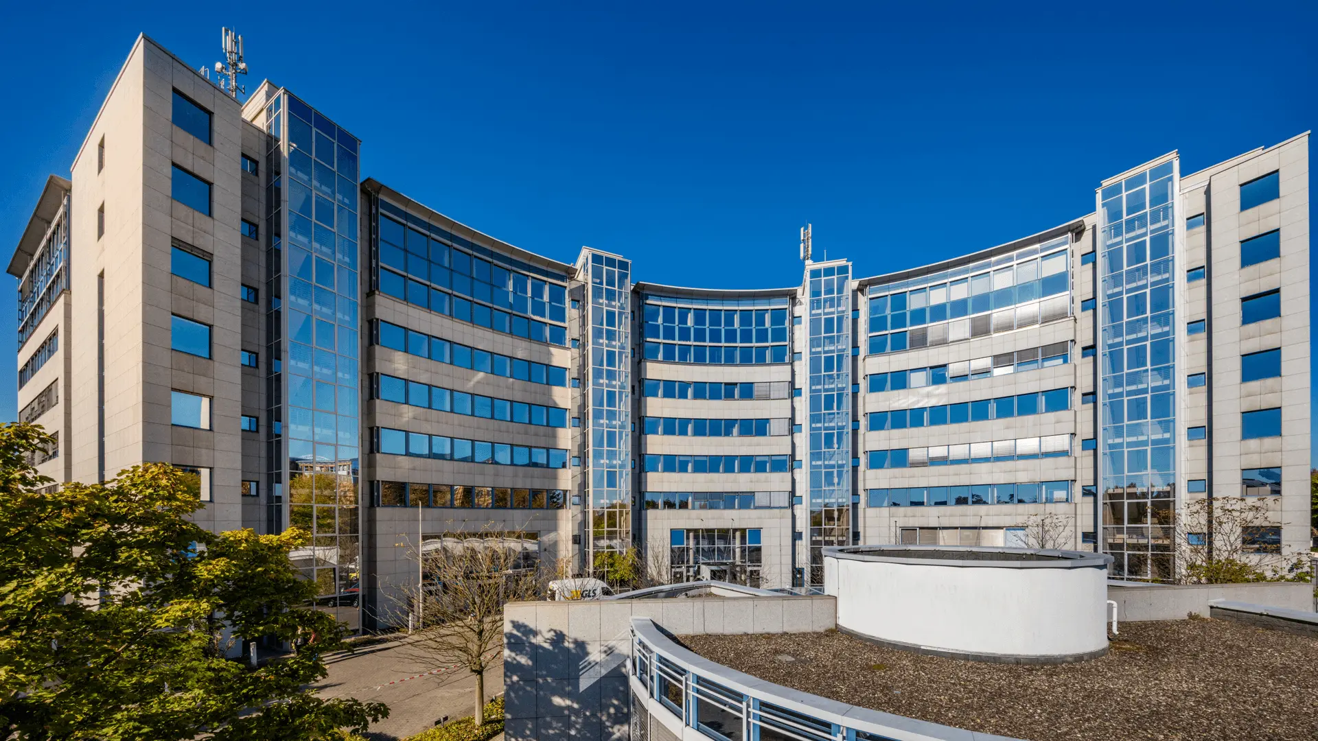 Fassade, großes Bürogebäude