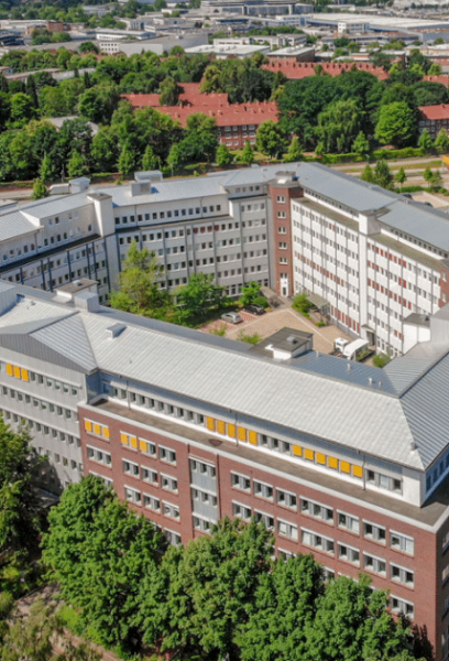 großes Bürogebäude aus der Luft