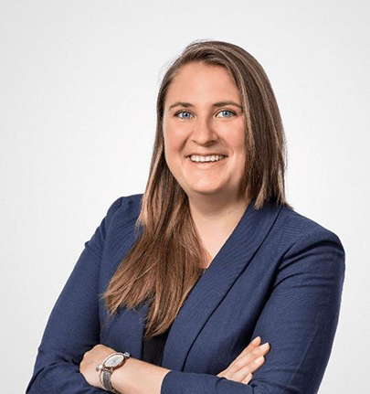 Portrait Janine Schreiner, Asset Managerin Office