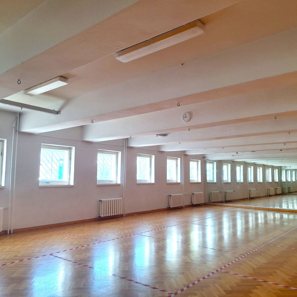 Parkett und viel Platz!