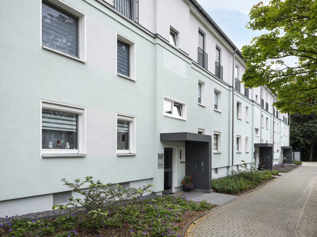 Mieter:innen an allen Wohnportfolio-Standorten profitieren von der Kooperation mit Hilfsorganisationen, so auch die Mieter:innen der Wohnanlage 