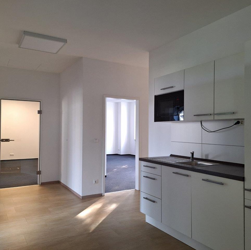 voll ausgestattete Teeküche