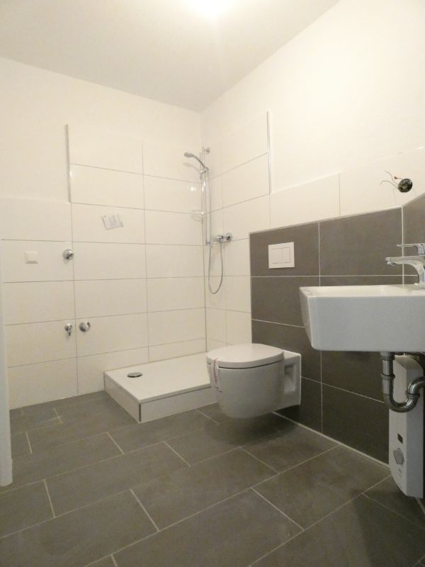 EG-Whg mit Dusche und Balkon! Bestlage Heimaterde!****** - Foto 1