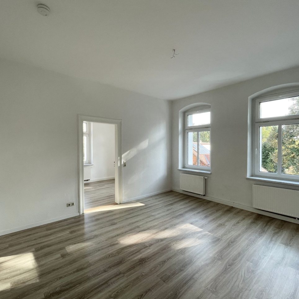 Lichtdurchflutetes Wohnzimmer