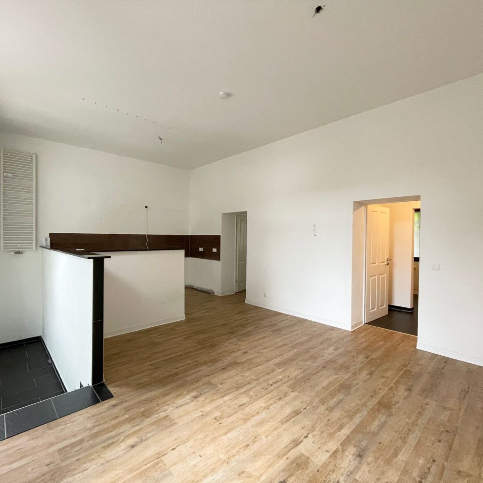 Wohn- mit Eingangsbereich