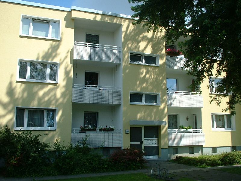 *** Attraktive 3-Zi.-EG-Whg. mit Balkon! Erstbezug nach Sanierung! *** - Foto 2