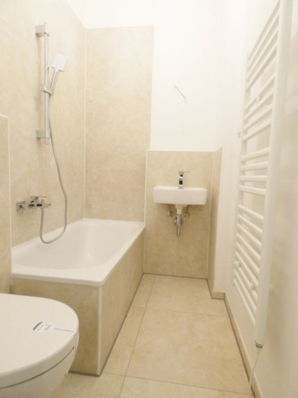 ** Modernisierte Wohnung mit großer Wohnküche in zentraler Lage von Frohnhausen ** - Foto 5