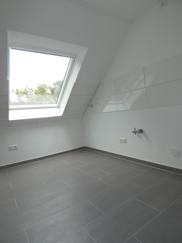 *** Charmante DG-Wohnung mit Dachbalkon sucht neue Bewohner! *** - Photo 4