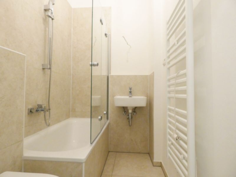 ** Modernisierte Wohnung mit großer Wohnküche in zentraler Lage von Frohnhausen ** - Foto 3