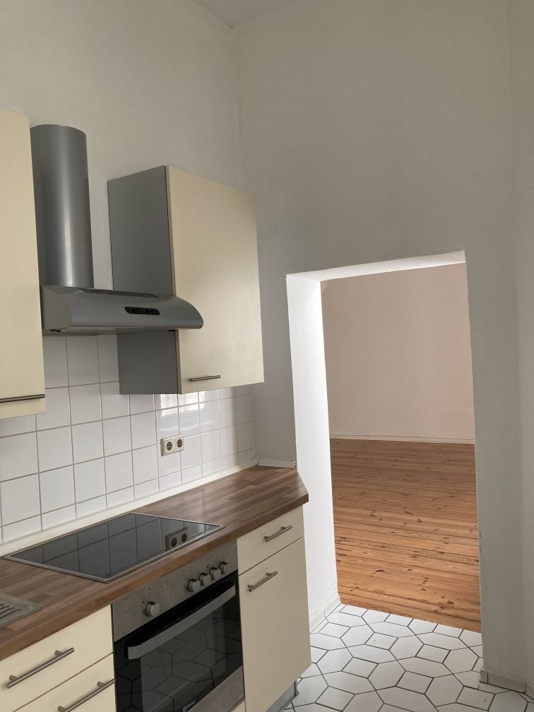 Coming soon – Einbauküche, Wannenbad, super Schnitt für die 1. eigenen Whg! - Photo 1