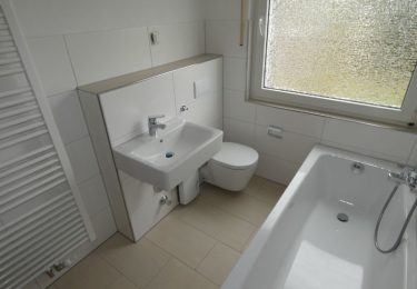 Beispiel Tageslichtbad mit Wanne