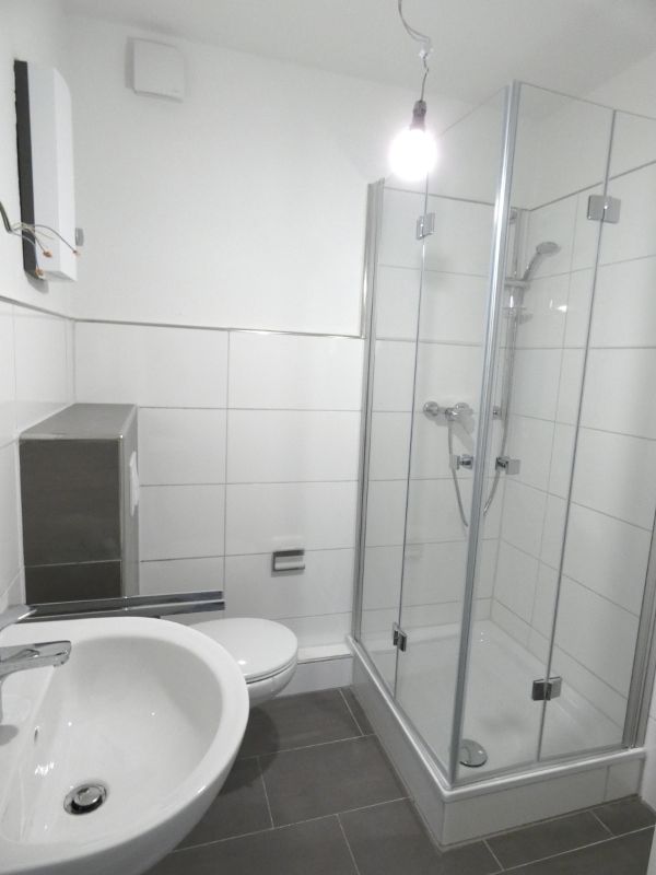 *** Modernisierte 2-Zi-Wohnung in zentraler Lage von Essen-Frohnhausen *** - Foto 2