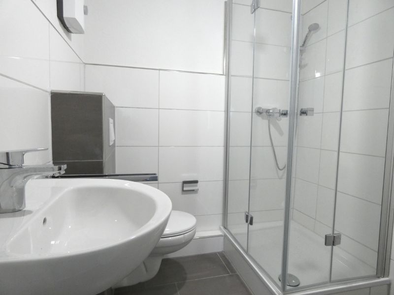 *** Modernisierte 2-Zi-Wohnung in zentraler Lage von Essen-Frohnhausen *** - Foto 1