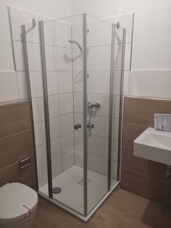 *** Modernisierte 2-Zi-Wohnung mit Loggia im beliebten Luisenhof sucht neuen Mieter *** - Photo 3