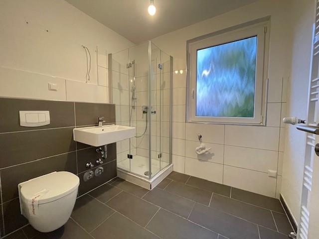 *sanierte Balkonwohnung mit Tageslichtbad* - Foto 2