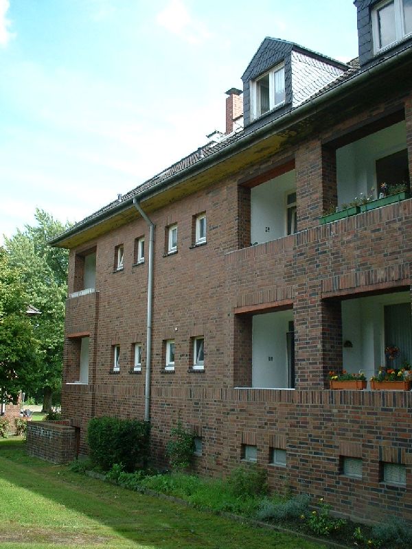 *** Erstbezug nach Modernisierung! Charmante Altbauwohnung mit Wanne + Dusche! *** - Photo 2