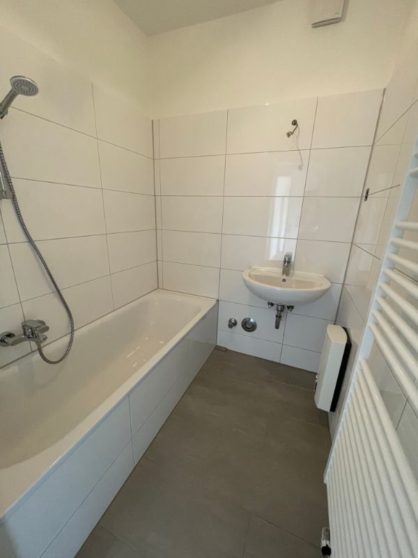 *moderne Balkonwohnung in guter Lage*energetisch modernisiert* - Photo 4