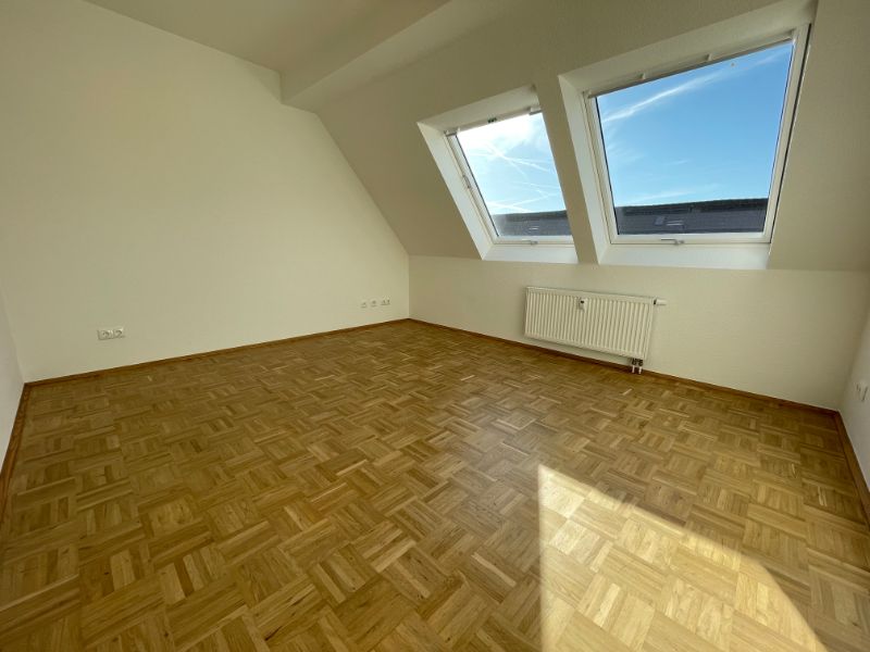 *3-Zimmer-Wohnung mit Charakter, Parkett, Loggia, Tageslichtbad* - Photo 3