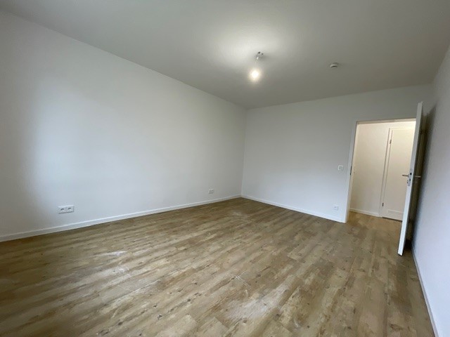 *modernisierte Balkonwohnung mit Tageslichtbad* - Foto 2