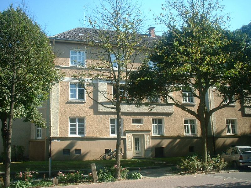 *** Modernisierte EG-Altbauwohnung mit Loggia im beliebten Luisenhof *** - Photo 2