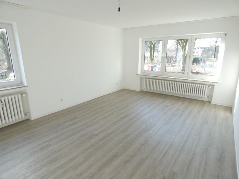 *Ideale 3-Zimmer-Wohnung mit Balkon – *komplett modernisiert* - Photo 1