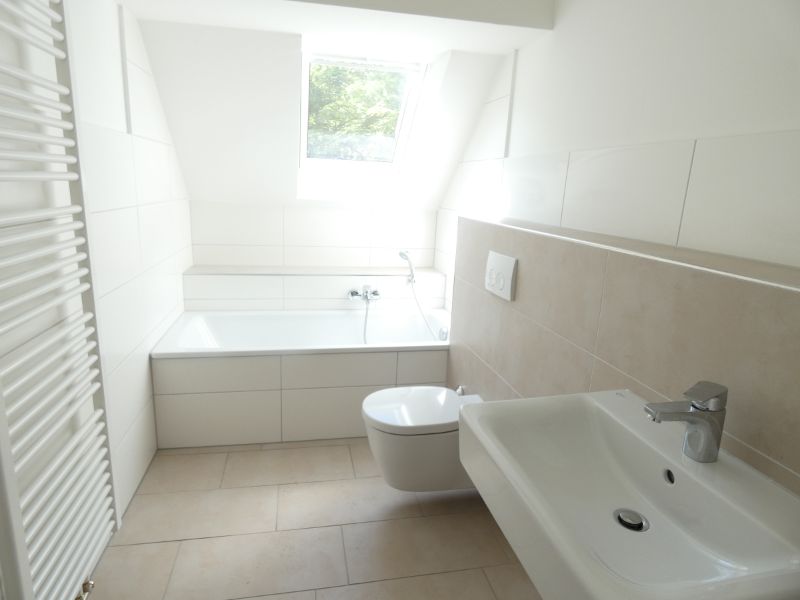 ** Gemütliche und moderne DG-Wohnung mit Balkon und Dielenböden ** - Photo 3