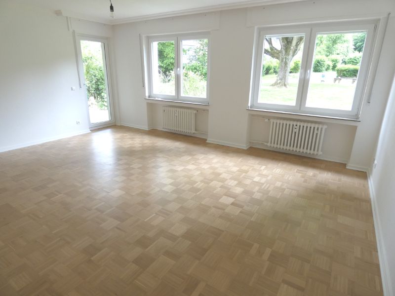 Hochwertig modernisierte 3-Raum-Whg. mit Terrasse, beheizbarer Mansarde und einem tollen Blick ins Grüne! - Foto 1