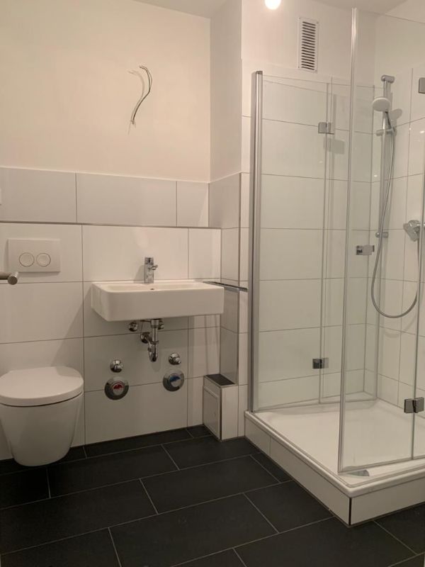 ++ Modernisierte, helle 1-Zimmer Wohnung mit großem Balkon ++ - Photo 3