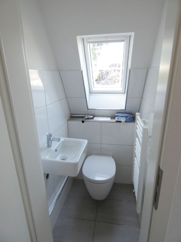 Absolut ruhig gelegene und modernisierte 2-Zi.-Maisonette-Whg.mit Balkon E-Steele! - Photo 4