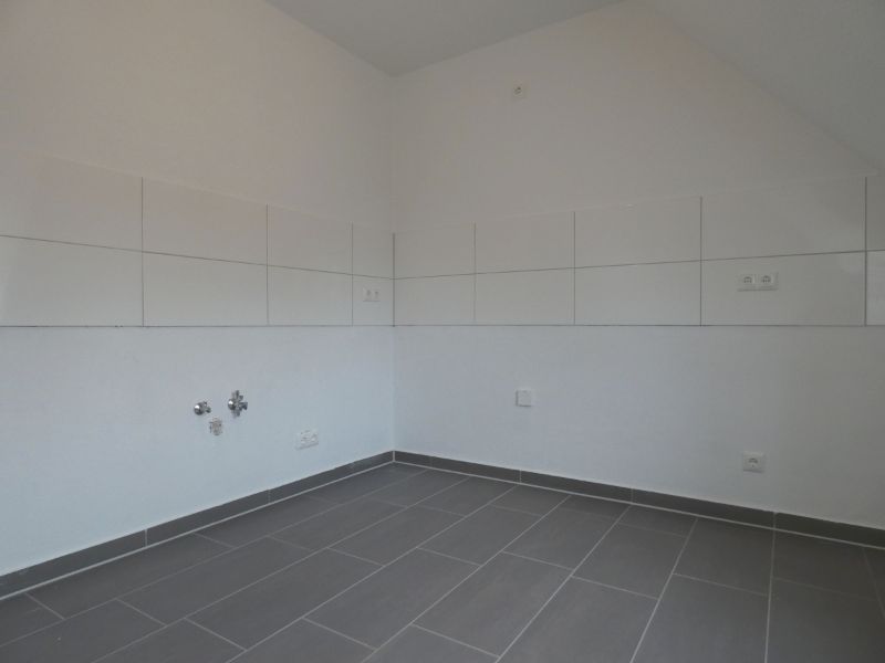 *** Altbauflair in Schlossparknähe! Sanierte DG-Wohnung mit Duschbad! *** - Foto 5
