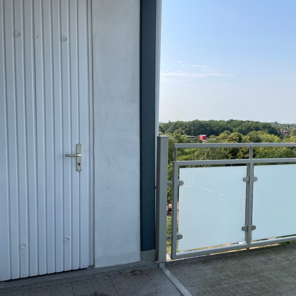 Balkon mit Abstellraum