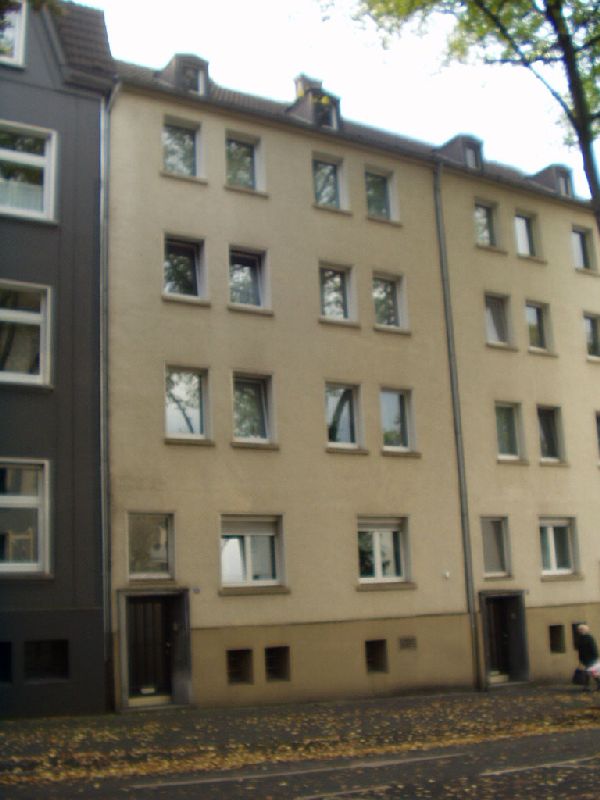 ***Dichterviertel! Sanierte 3-Raum-Wohnung mit Balkon! *** - Photo 2