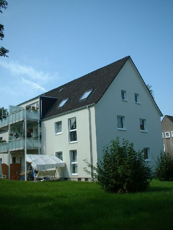 *Schöner Balkon*Charmante Dachgeschosswohnung in grüner Lage* - Foto 1
