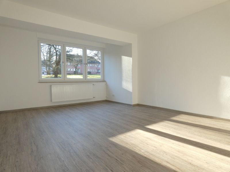 *** Riskieren Sie einen Blick! Charmante 2-Zi.-Whg. + Mansarde + zus. Dusche/WC! *** - Foto 1