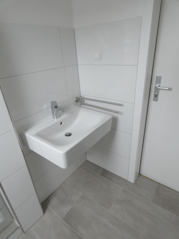 *** Riskieren Sie einen Blick! Charmante 2-Zi.-Whg. + Mansarde + zus. Dusche/WC! *** - Foto 4