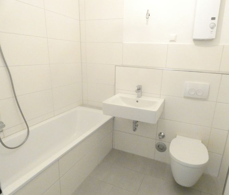 *** Modernisierte 2-Zi-Wohnung mit Loggia und zusätzlichem Mansardenraum *** - Foto 3
