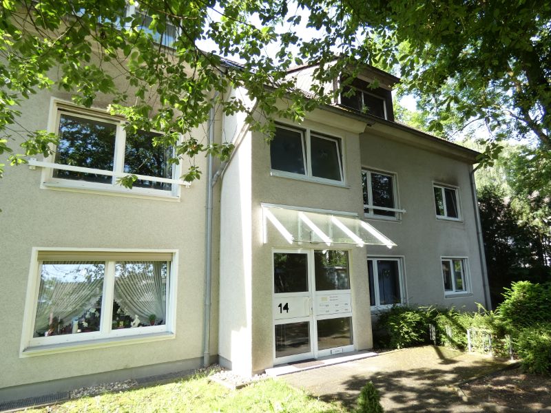 Schicke DG-Wohnung mit Balkon in Hachhausen - Photo 2