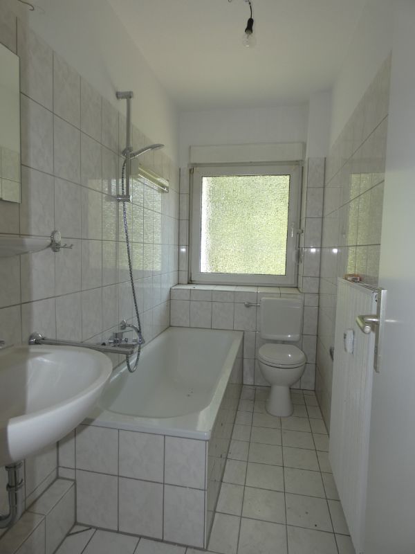 *** Schöne 2-Zimmer-Wohnung Im EG – Duisburg-Wanheimerort *** - Photo 2