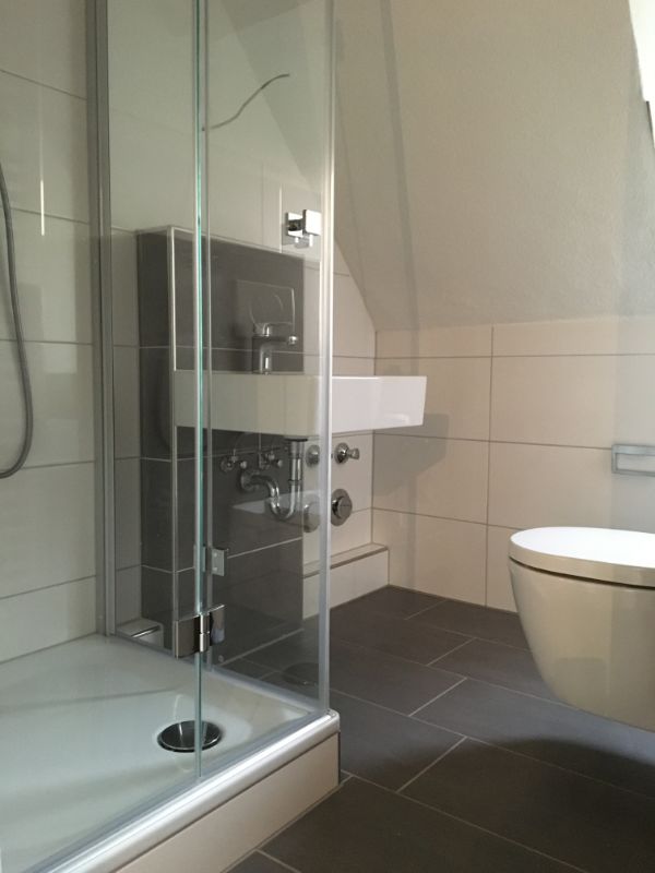 *** Charmante DG-Wohnung in Schlossnähe! *** - Photo 5