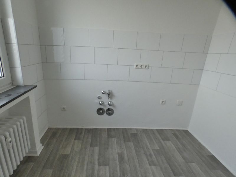 Bezugsfertige Wohnung mit Balkon und neuem Bad - Photo 4