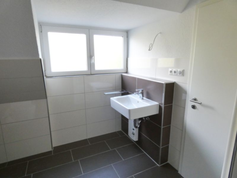 *** Modernisierte DG-Wohnung sucht neuen Mieter *** - Photo 1