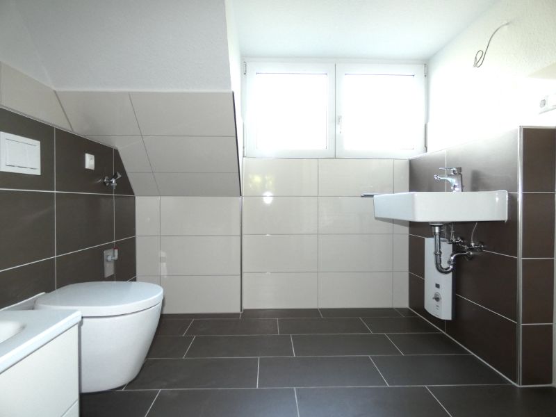*** Modernisierte DG-Wohnung sucht neuen Mieter *** - Photo 2