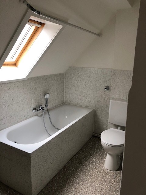 Singles aufgepasst! Schnuckeliges renoviertes Dachgeschoss! - Foto 2