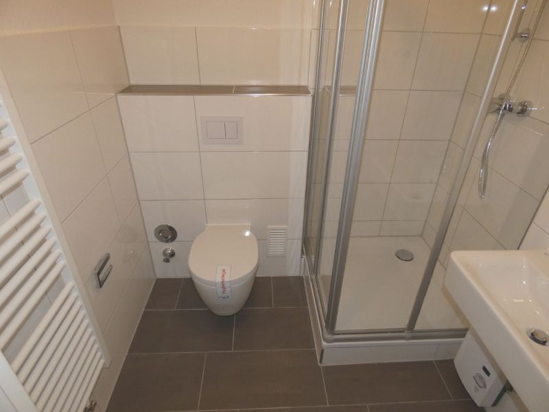 *** Altbauflair in Schlossparknähe! Sanierte DG-Wohnung mit Duschbad! *** - Photo 3