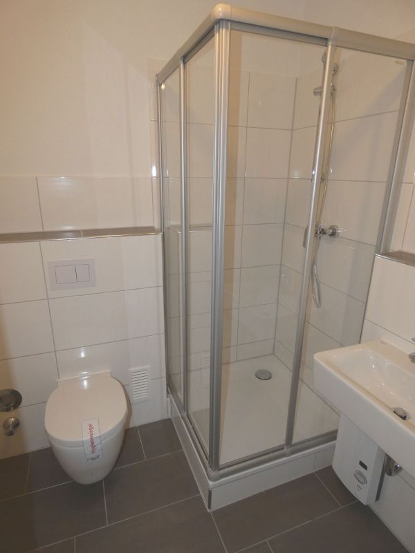 *** Altbauflair in Schlossparknähe! Sanierte DG-Wohnung mit Duschbad! *** - Photo 4