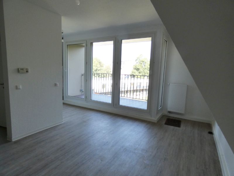 Absolut ruhig gelegene und modernisierte 2-Zi.-Maisonette-Whg.mit Balkon E-Steele! - Foto 1