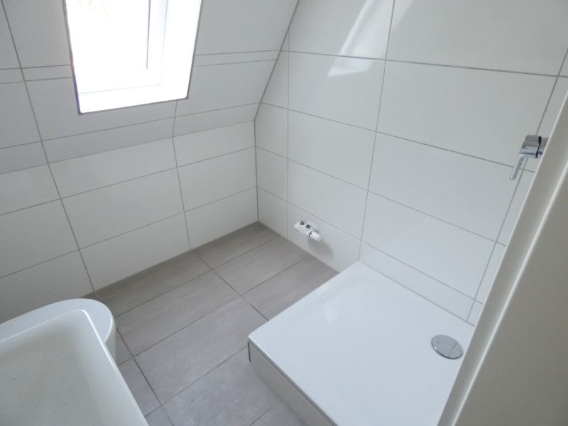 Absolut ruhig gelegene und modernisierte 2-Zi.-Maisonette-Whg.mit Balkon E-Steele! - Foto 5