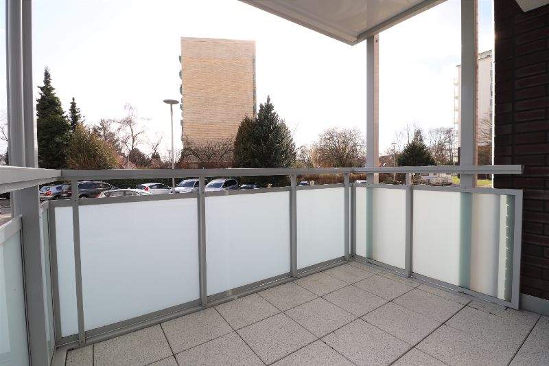 Modern – EBK -Balkon - Photo 5